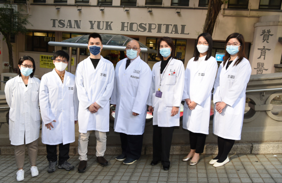A research team from HKUMed discovers diagnostic potential of amniotic fluid cells RNA-sequencing in deciphering rare diseases, first proof-of-concept study in the world. The research team members include: (from left): Dr Sandy Au Leung-kuen, Martin Chui Man-chun, Dr Christopher Mak Chun-yu, Dr Brian Chung Hon-yin, Dr Anita Kan Sik-yau, Mianne Lee, Dr Anna Kwong Ka-yee